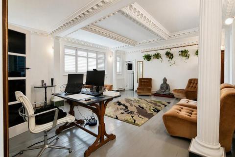 2 bedroom bungalow for sale, Crescent Place, Brighton