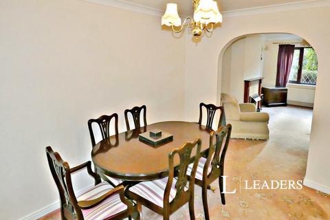 4 bedroom detached house to rent, Lancaster Road, Newcastle, Staffordshire, ST5