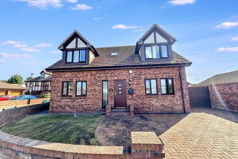 4 bedroom detached house for sale, Holywell Crescent, Kinmel Bay, Conwy, LL18