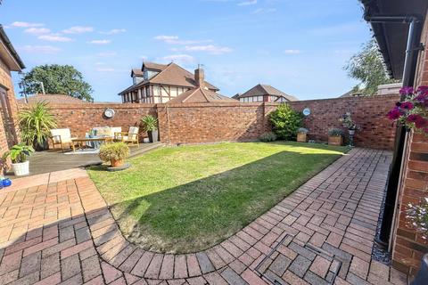 4 bedroom detached house for sale, Holywell Crescent, Kinmel Bay, Conwy, LL18
