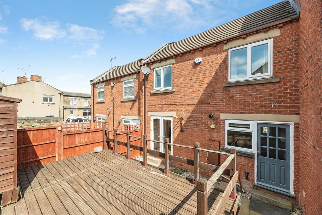 House in Leeds, Morley - View 2
