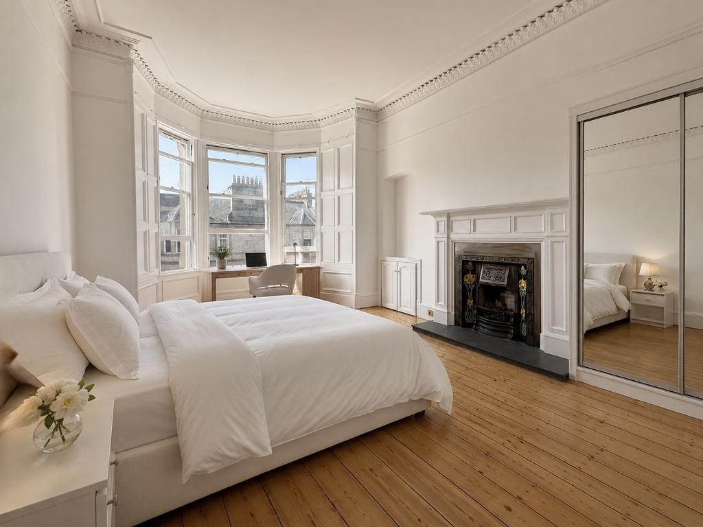 Apartment in Edinburgh - View 4