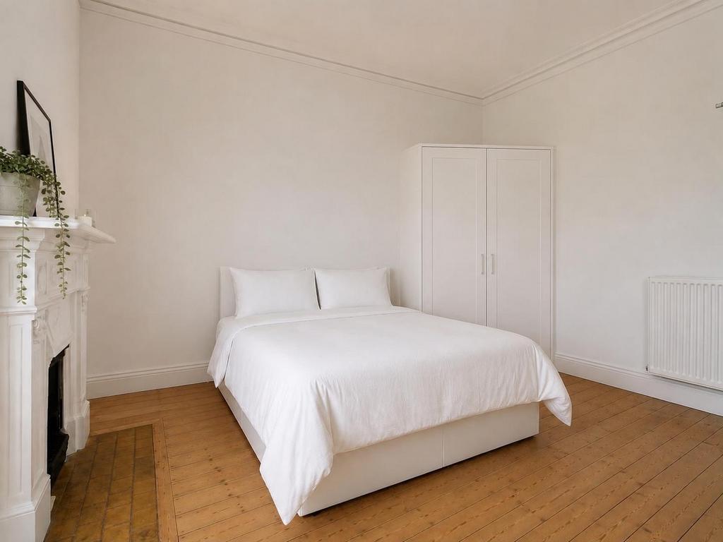Apartment in Edinburgh - More