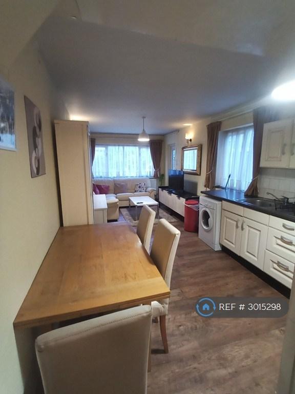 Apartment in Finsbury Park - View 2