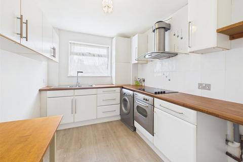 2 bedroom apartment for sale, Glebe Avenue, Ruislip HA4