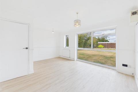 2 bedroom apartment for sale, Glebe Avenue, Ruislip HA4