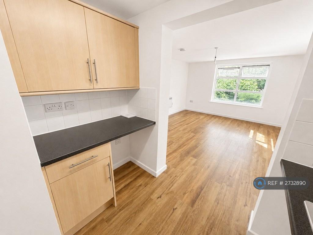 Apartment in Bristol, St Anne's - View 5