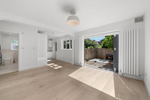 2 bedroom apartment for sale, Toynbee Road, Wimbledon, London, SW20