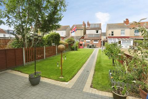 2 bedroom detached house for sale, Dorrien Road, Gosport