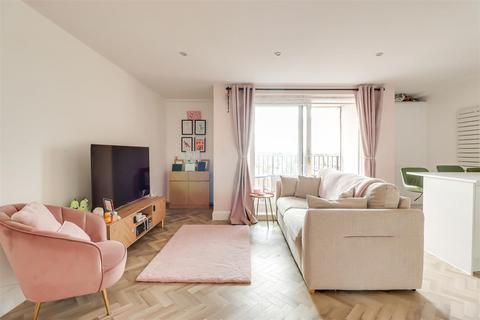 2 bedroom flat for sale, Lambeth Road, Benfleet SS7