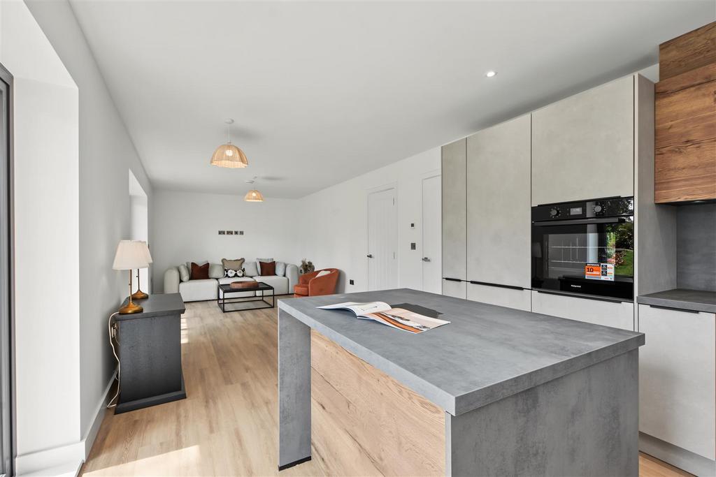 Apartment in Nottingham - View 3