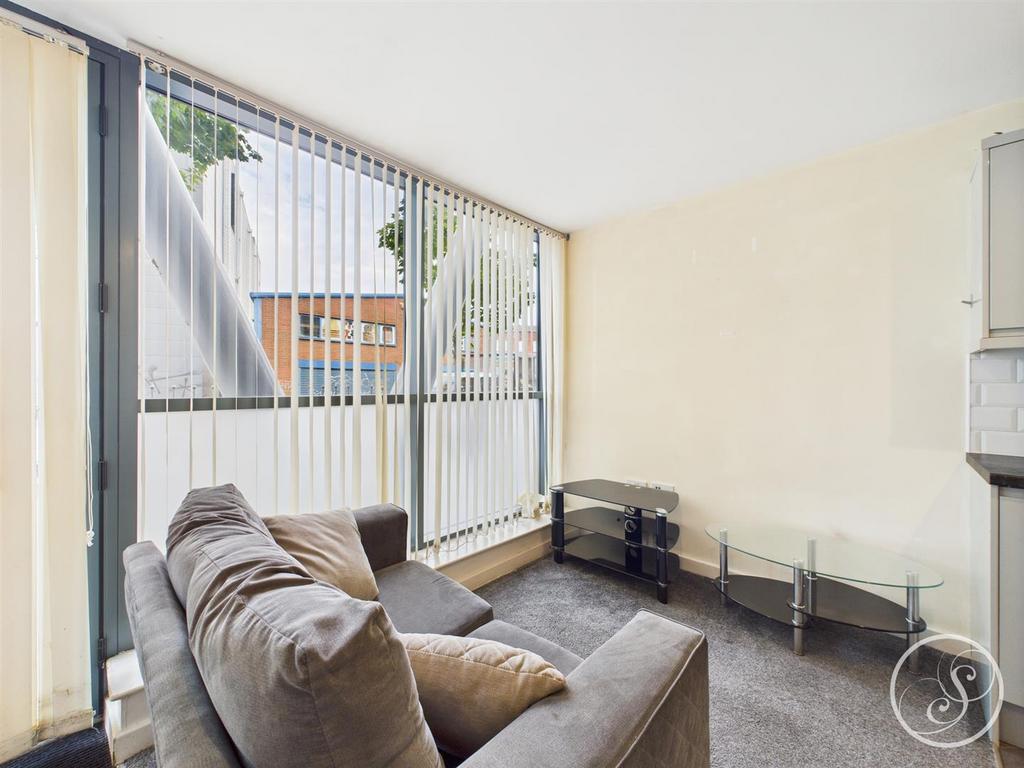 Apartment in Leeds, Mabgate, Sheepscar - View 3