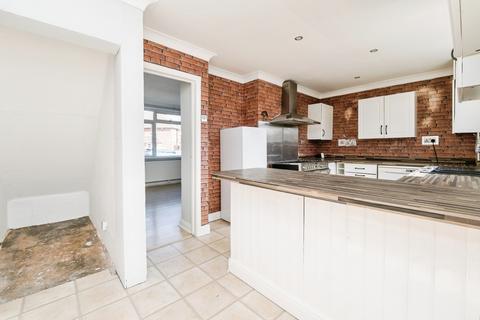 2 bedroom terraced house for sale, Fullarton Crescent, SOUTH OCKENDON, Essex, RM15