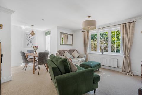 2 bedroom apartment for sale, Fircroft Road, Englefield Green, Surrey, TW20