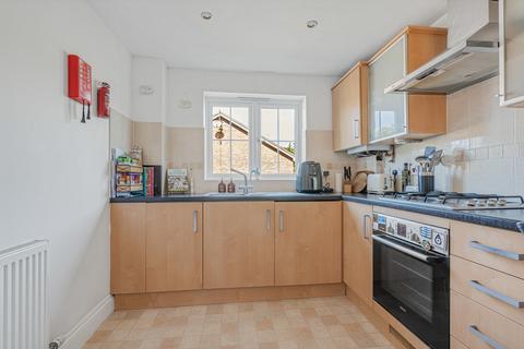 2 bedroom apartment for sale, Fircroft Road, Englefield Green, Surrey, TW20