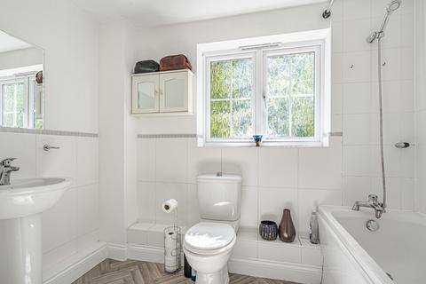 2 bedroom apartment for sale, Fircroft Road, Englefield Green, Surrey, TW20