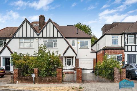 Abbots Gardens, London, N2