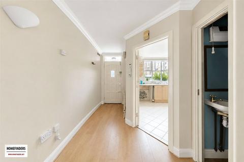 undefined, Gateway Mews, Hackney, E8