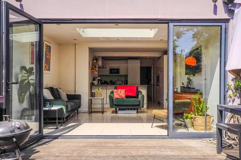 2 bedroom flat for sale, Friern Road, East Dulwich, London, SE22