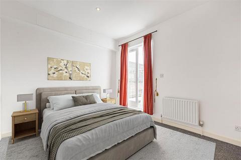 2 bedroom flat for sale, Castelnau, London SW13