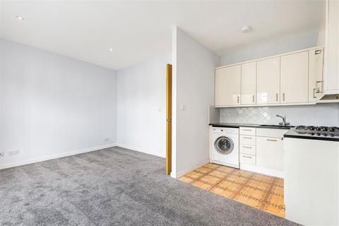 2 bedroom flat for sale, Castelnau, London SW13