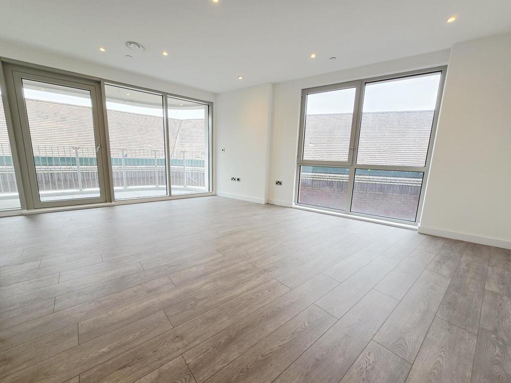 Apartment in Harrow - View 3