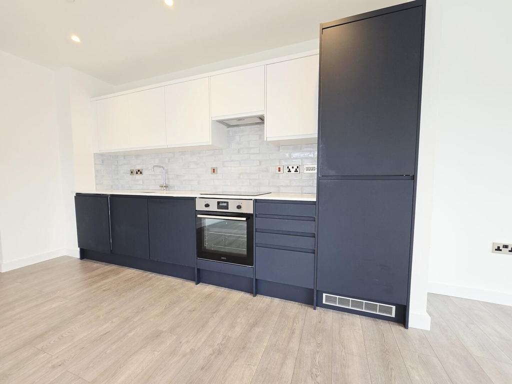 Apartment in Harrow - View 4