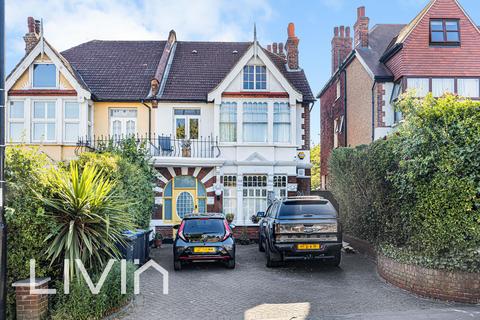 6 bedroom semi-detached house for sale, London SE25