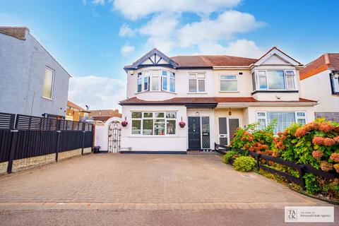 Helen Road, Hornchurch, RM11