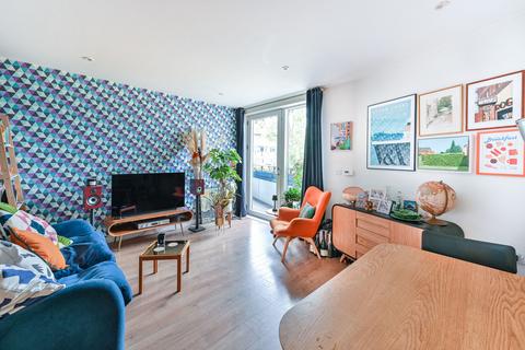 1 bedroom flat for sale, St. James' Crescent, Brixton, SW9