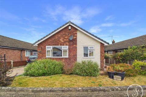 3 bedroom semi-detached house for sale, Templegate Crescent, Leeds