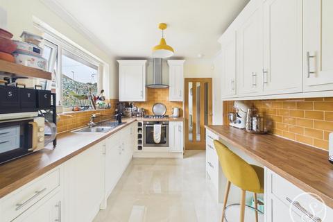 3 bedroom semi-detached house for sale, Templegate Crescent, Leeds