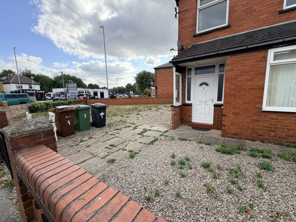 House in Leeds - View 2