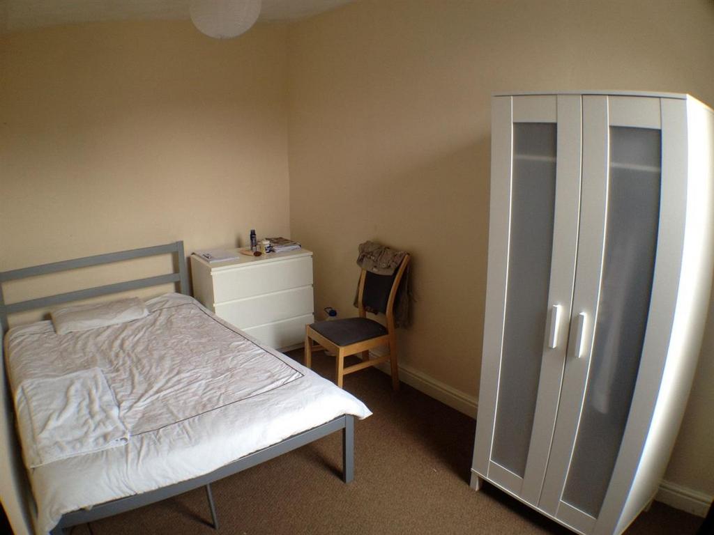 House in Nottingham - View 5