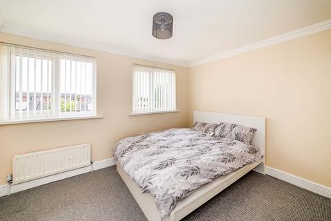3 bedroom house to rent, Wessex Close, Tyne and Wear SR5
