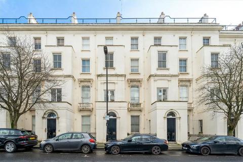 1 bedroom flat to rent, Porchester Square, London W2