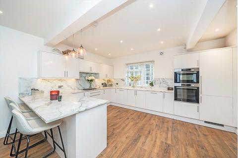 3 bedroom semi-detached house for sale, Guild Road, Charlton