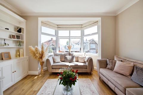 2 bedroom maisonette for sale, Oakhurst Avenue, BARNET, Hertfordshire, EN4
