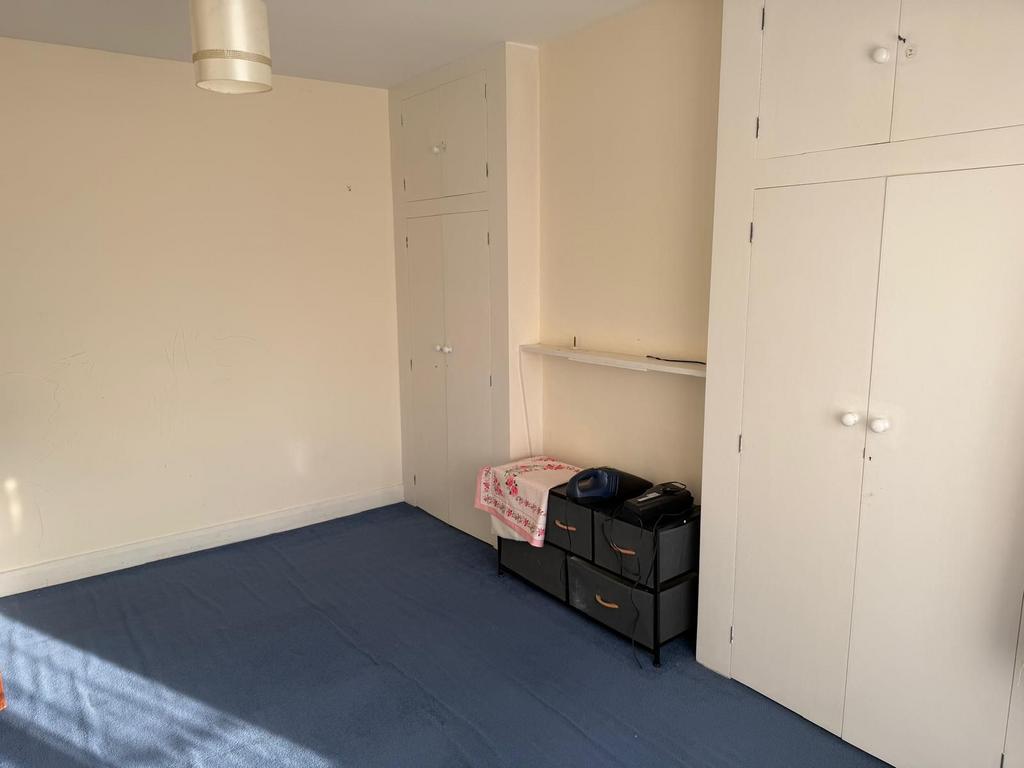 House in Southall - View 4