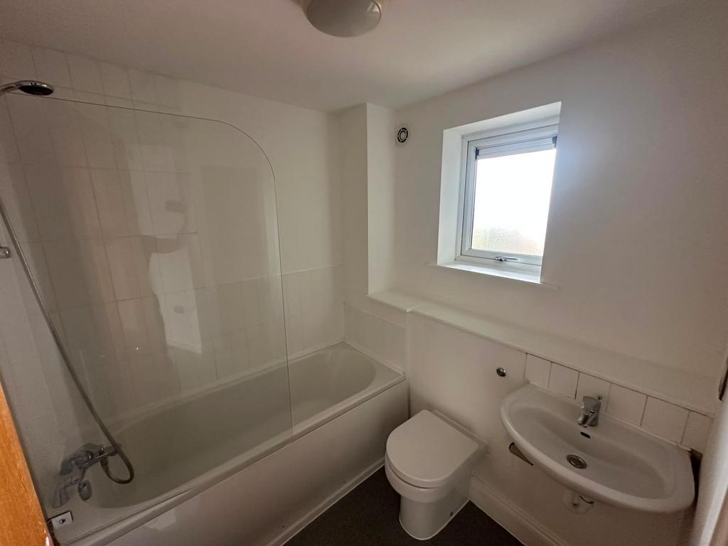 Apartment in Leicester, Hamilton - View 5
