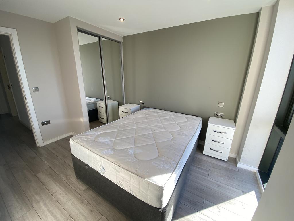 Apartment in Liverpool - More