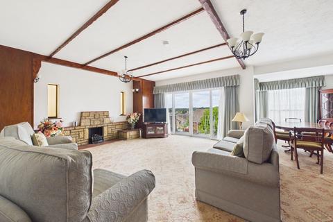 5 bedroom detached house for sale, Kempton Drive, Arnold, Nottingham