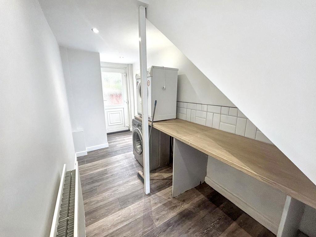 Apartment in Newcastle upon Tyne - View 3