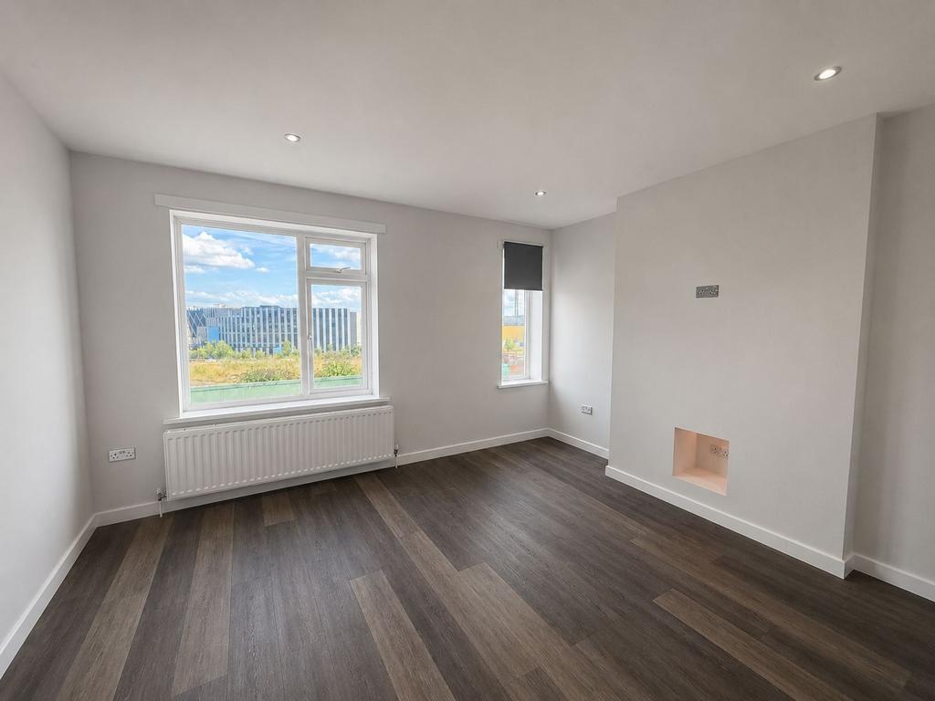 Apartment in Newcastle upon Tyne - View 4