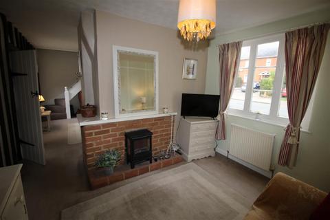 2 bedroom terraced house to rent, West Street, Coggeshall
