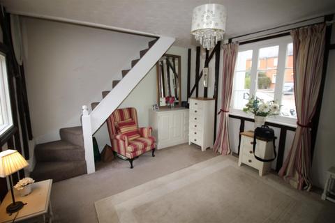 2 bedroom terraced house to rent, West Street, Coggeshall
