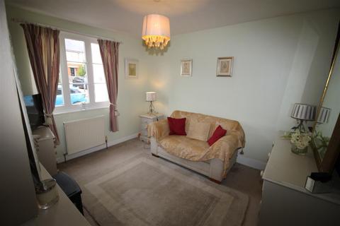 2 bedroom terraced house to rent, West Street, Coggeshall