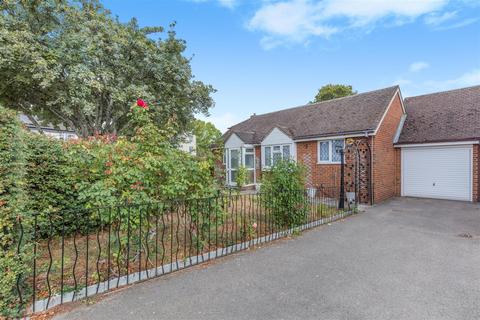 2 bedroom detached bungalow for sale, Ashbee Close, Snodland