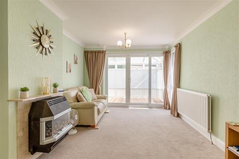 2 bedroom detached bungalow for sale, Ashbee Close, Snodland