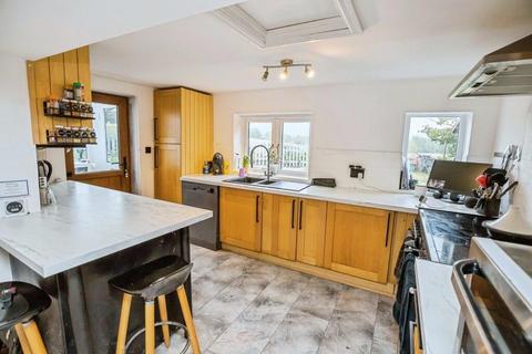4 bedroom cottage for sale, Llansilin SY10